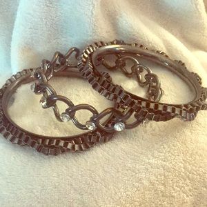 Bebe 3 stackable bangle set